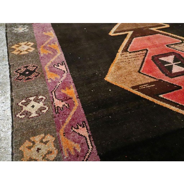 Galerie Shabab Collection Mid-20th Century Handmade Turkish Anatolian Gallery Rug For Sale In New York - Image 6 of 10