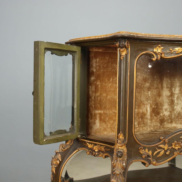 Barocchetto Style Showcase in Carved and Lacquered Wood For Sale - Image 3 of 12