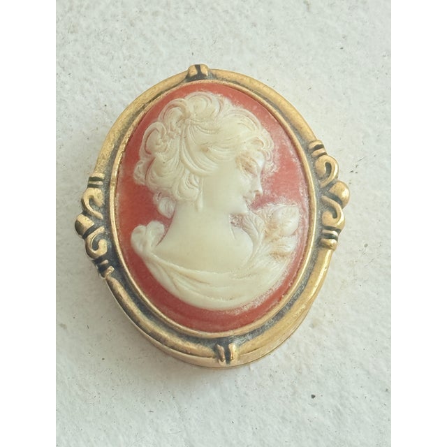 Vintage 1980s Victorian Revival Estée Lauder Cameo Solid Perfume Compact For Sale - Image 4 of 14