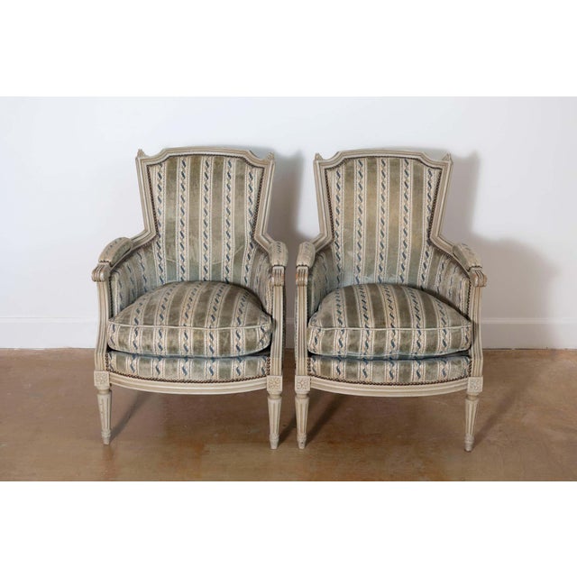 French Pair of 20th Century French Bergeres For Sale - Image 3 of 11