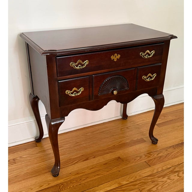 Thomasville Late 20th Century Thomasville Traditional Cherry Queen Anne Style Lowboy For Sale - Image 4 of 10
