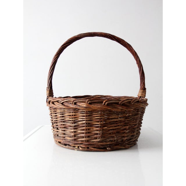 Farmhouse Vintage Wicker Gathering Basket For Sale - Image 3 of 14