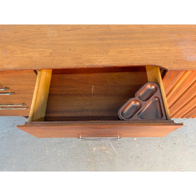 Mid 20th Century Modern Walnut Lowboy Dresser by Young Mfg., Attributed For Sale - Image 13 of 16