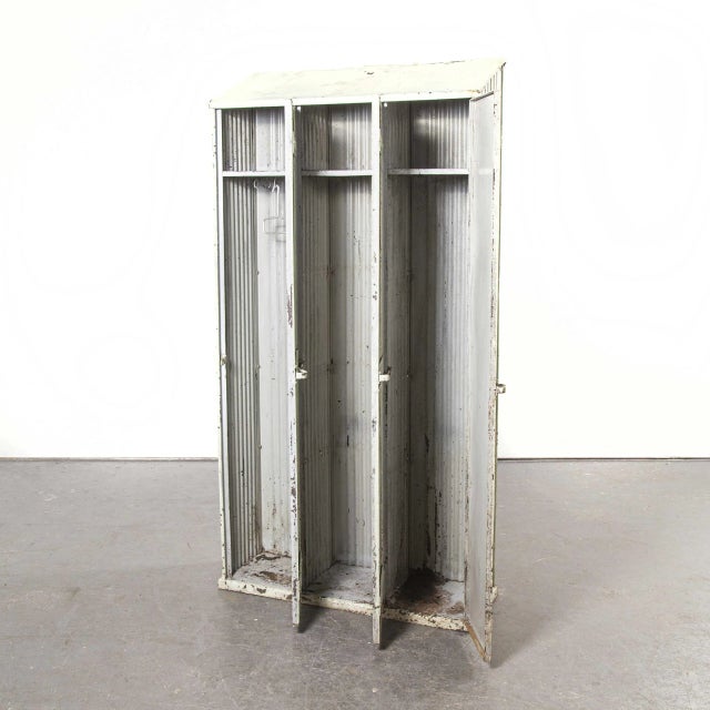 Metal Early Three Door SNCF Locker from Forge de Strasbourg, 1920s For Sale - Image 7 of 18