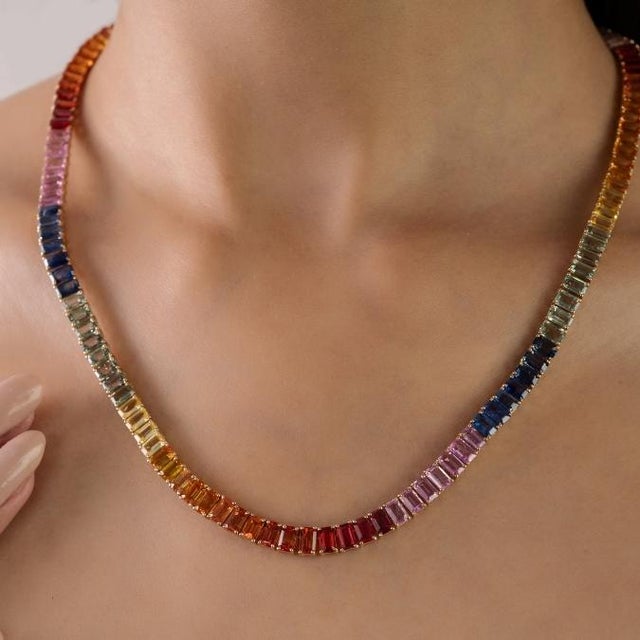Mid 20th Century 37.66Ct Natural Rainbow Sapphire Tennis Necklace in 14k Gold For Sale - Image 4 of 14