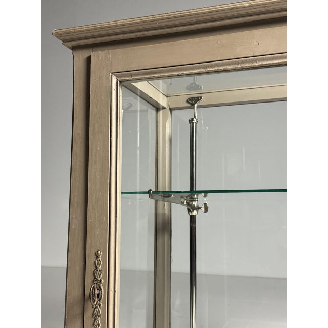 French Display Cabinet in Grey, 1900s For Sale - Image 11 of 18