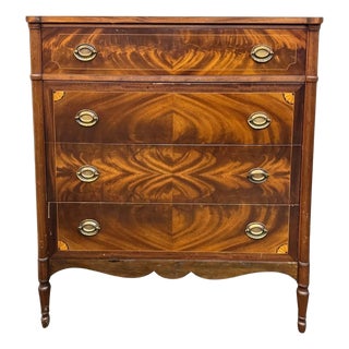 1940s John Widdicomb Federal Style Flame Mahogany Chest of Drawers For Sale