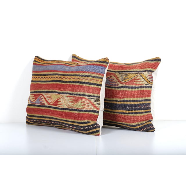 " Handmade Turkish Kilim Pillow Covers • Vintage Rug Decor Elevate your home decor with these exquisite 14" x 20'' pillow...