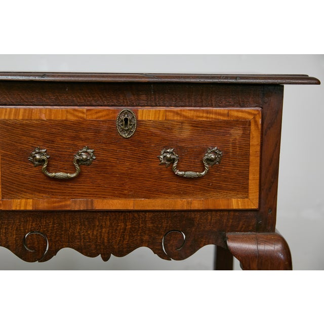 English 19th Century Two-Toned Oak Server with Drawers and Carved Apron For Sale In Atlanta - Image 6 of 12