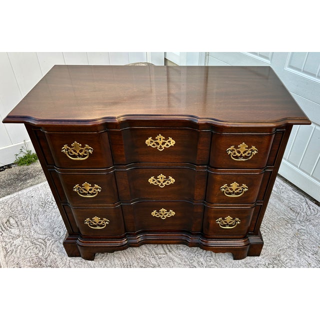 Traditional Drexel Mahogany Bachelors Chest Three Drawer Block Front Georgian Dresser 70s For Sale - Image 3 of 14