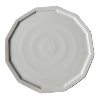 Polygon White Cake Dish by Tapio Wirkkala for Rosenthal Studio Linie, Germany, 1986 For Sale