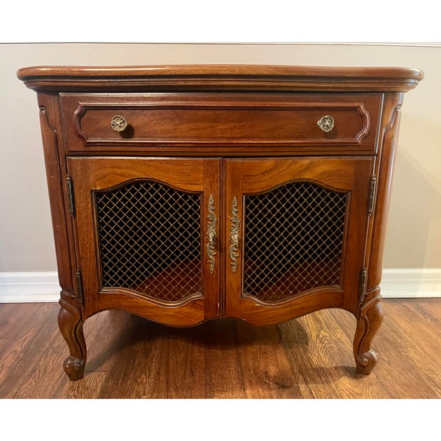Mid 20th Century Vintage Thomasville French Provincial Nightstand