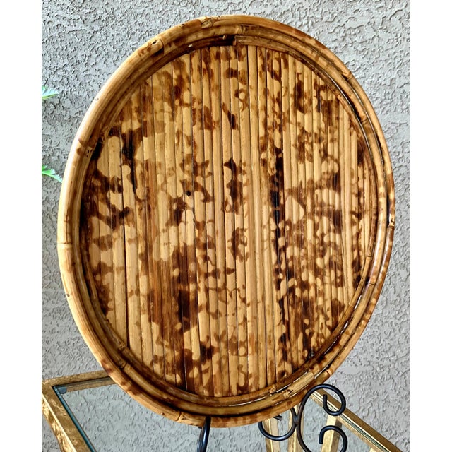 Mid 20th Century Stylish Mid 20th-Century Split Tortoiseshell Bamboo & Herringbone Rattan Circular Tray For Sale - Image 5 of 18
