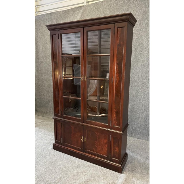 Hekman Furniture Late 20th Century Hekman Charles Dickens Heritage Collection Mahogany Bookcase / China Cabinet For Sale - Image 4 of 13