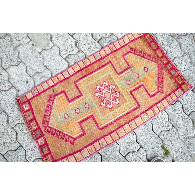 1960s Vintage Oushak Rug For Sale - Image 4 of 6
