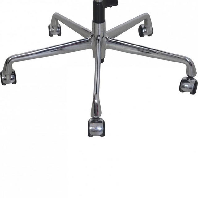 Black EA117 Desk Chair by Charles Eames, 2006 For Sale - Image 8 of 17