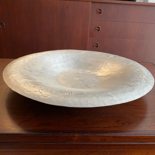 Mid-Century Modern Mid 20th Century Hand Hammered Decorative Aluminum Floral Serving Platter For Sale - Image 3 of 10