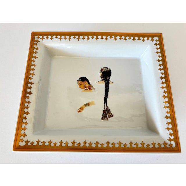 Indian Jaipur Style French Porcelain Vide-Poche or Ashtray With Indian Miniature Portrait For Sale - Image 3 of 17