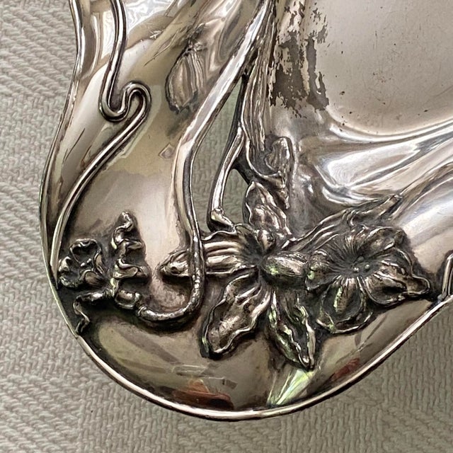 Metal Antique 1899 Wilcox Silver Plated Art Nouveau Daffodil Centerpiece Bowl #9111 For Sale - Image 7 of 12