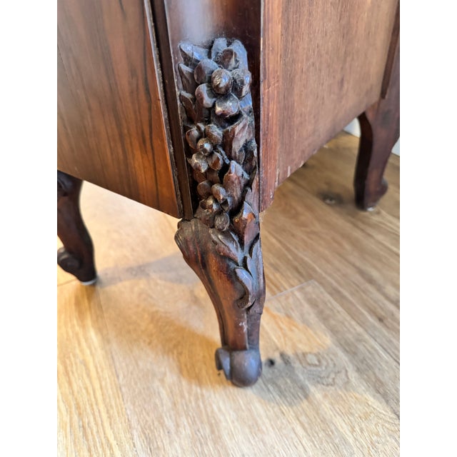 Pair of Antique American Victorian Rococo Revival Figured Walnut Marble-Top Bedside Cabinets, Circa 1870 For Sale - Image 10 of 12