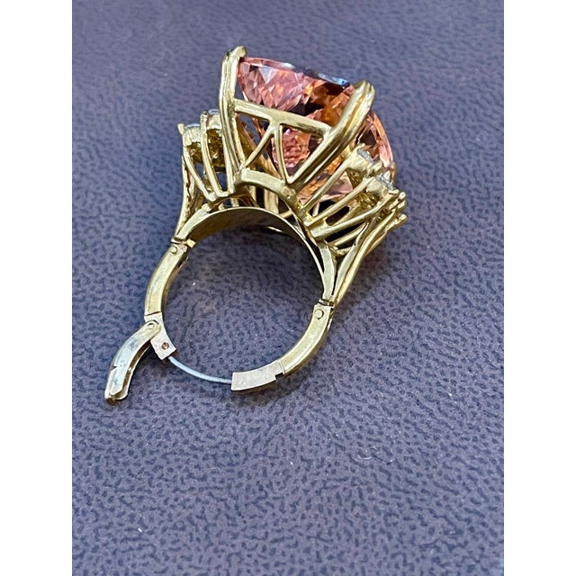 27 Carat Cushion Shape Morganite & Diamond Cocktail Ring 14 Karat Yellow Gold For Sale - Image 4 of 18