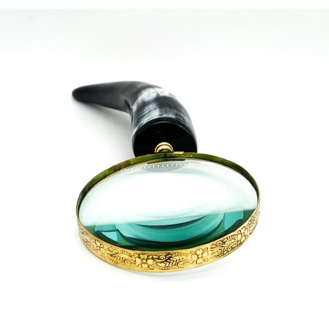 Late 20th Century Vintage Horn Handle Magnifying Glass With Engraved Brass Mount | English Library Style Desk Accessory / Safari For Sale - Image 5 of 10