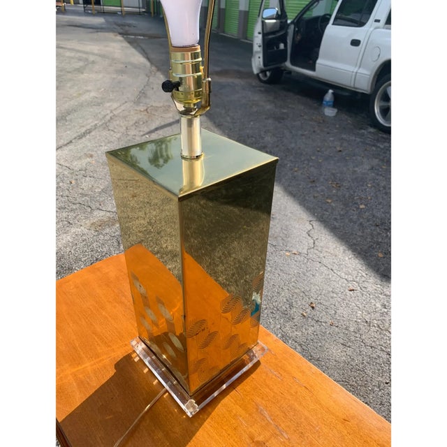 1970s Pierre Cardin Style Brass and Lucite Table Lamp For Sale - Image 9 of 13
