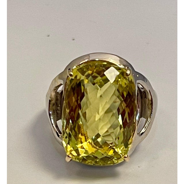 18 Carat Natural Lemmon Topaz Checkerboard Cocktail Ring 18 Karat Gold, Estate For Sale In New York - Image 6 of 18