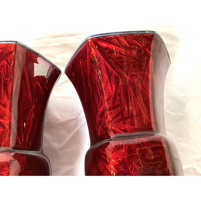 Japanese Ando Ginbari Pidgeon Blood Beaker Vases - A Pair For Sale - Image 10 of 11