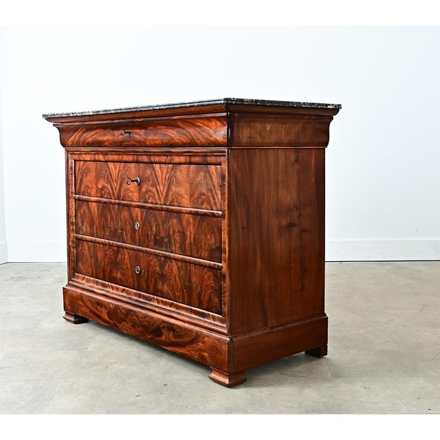 Brown French 19th Century Louis Philippe Mahogany Commode with Marble Top For Sale - Image 8 of 12