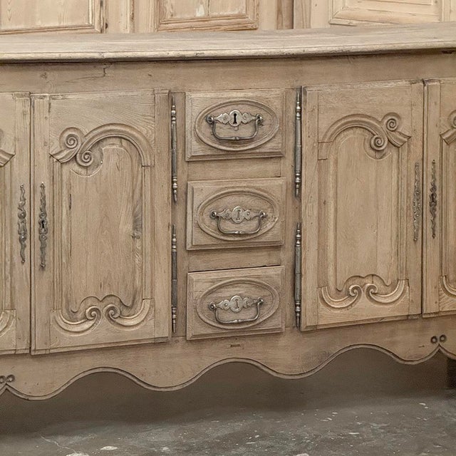 18th Century Country French Buffet ~ Enfilade in Stripped Oak For Sale - Image 9 of 18