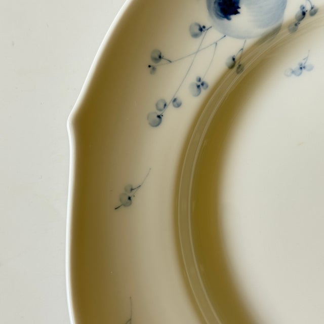 Modern Form Wellenspiel Blaue Blume Breakfast-Dessert Plate from Meissen, 1990s For Sale - Image 3 of 7