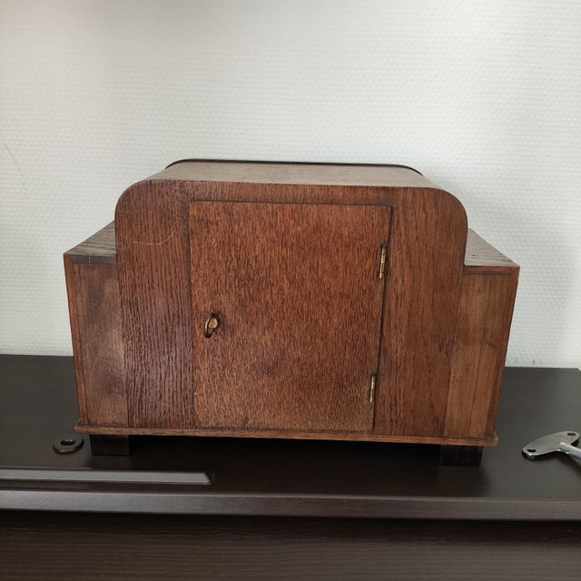 1925 Art Deco Oak Mantel Westminster Clock by Hamburg Amerikanische Uhrenfabrik (Hau) For Sale - Image 4 of 9