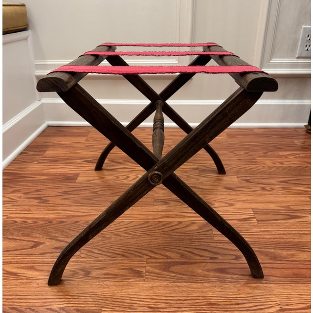 1950s Mid Century Adirondack Style Red Canvas Strap Wooden Collapsible Luggage Rack For Sale - Image 5 of 10