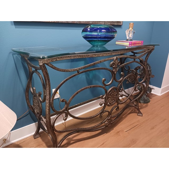 Authentic Thomasville Furniture console / sofa table from the discontinued “Grandview” Collection. Features heavy, high-...