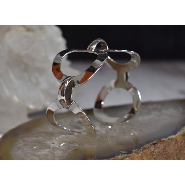 Silver Late 20th Century Mod Sterling Silver Circle Cuff Bracelet For Sale - Image 8 of 15