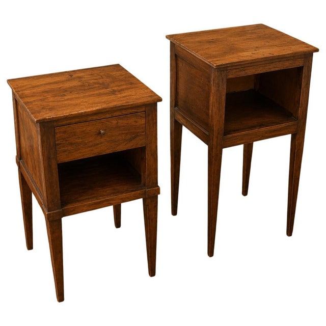 Brown Louis XVI Bedside Tables in Walnut, France, Late 18th Century, Set of 2 For Sale - Image 8 of 8