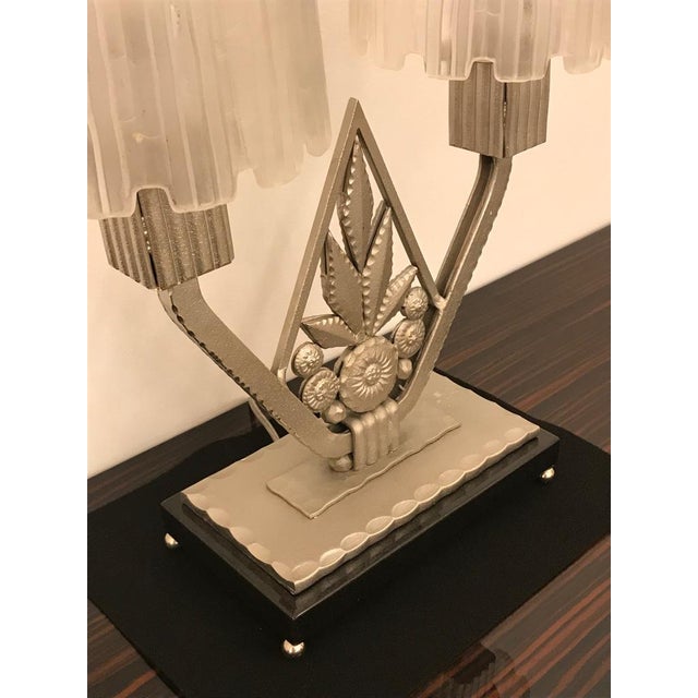 French Art Deco "Waterfall" Table Lamp Signed by Sabino For Sale In New York - Image 6 of 13