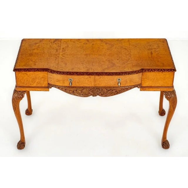 Queen Anne Side Table in Walnut, 1930s For Sale - Image 4 of 8