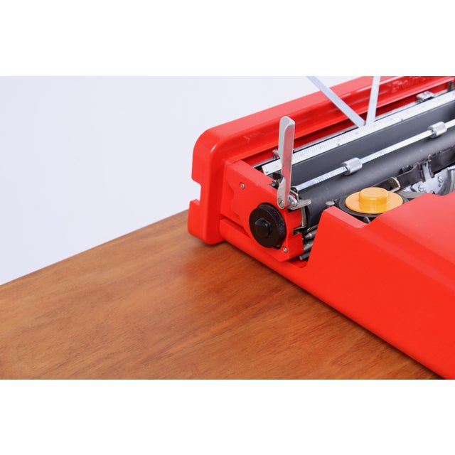 Valentine Red Typewriter by Ettore Sottsass for Olivetti, 1960s For Sale - Image 9 of 18