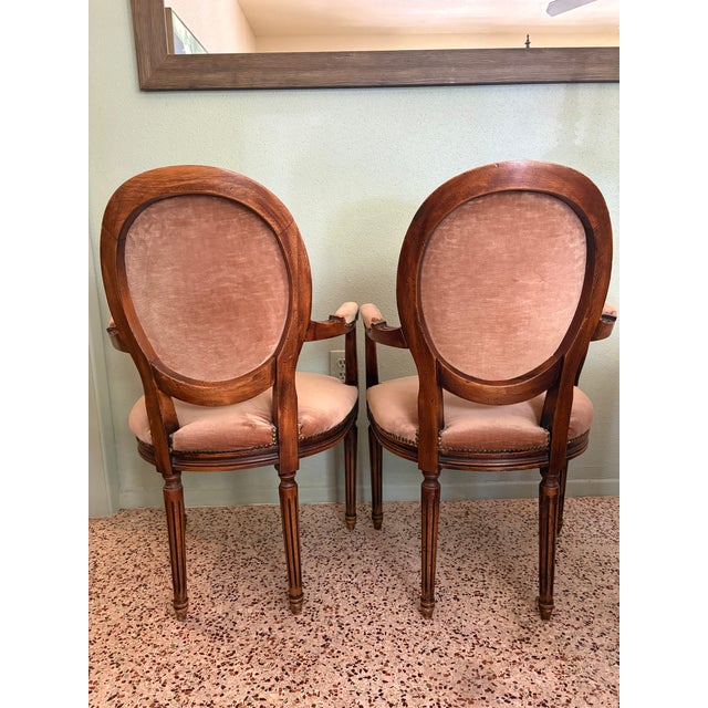 Mid 20th Century Pair of Vintage Louis XVI Style Carved Fauteuil Armchairs in Salmon Velvet For Sale - Image 5 of 6
