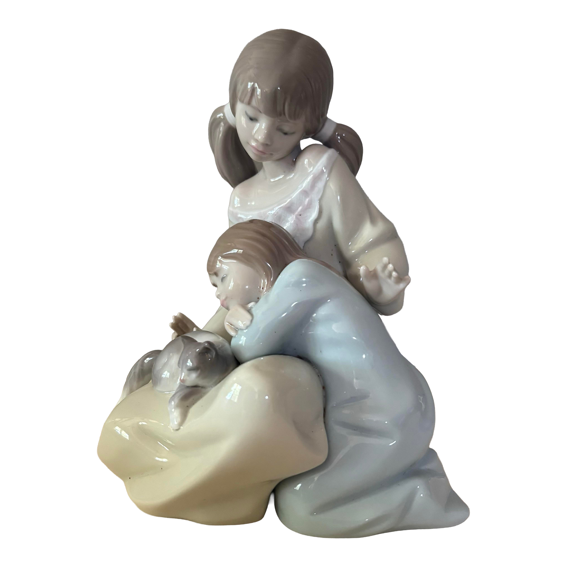 美品「リヤドロ（LLADRÓ）」の「リトルシスター（Little Sister） Little Sister by Lladro | Chairish
