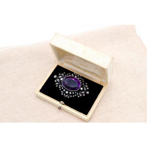 Gold Brooch with Diamonds For Sale - Image 6 of 9