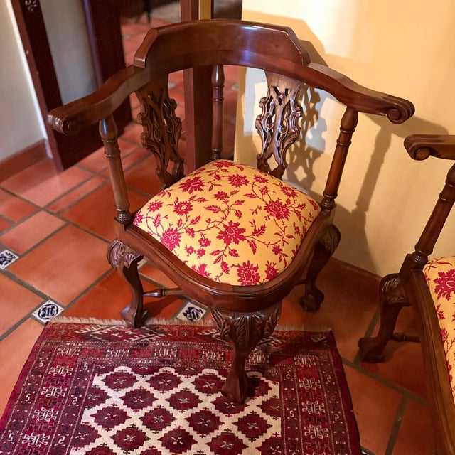 Vintage Hand Carved Mahogany Chippendale Parlor Settee Chairs Set For Sale In Los Angeles - Image 6 of 9