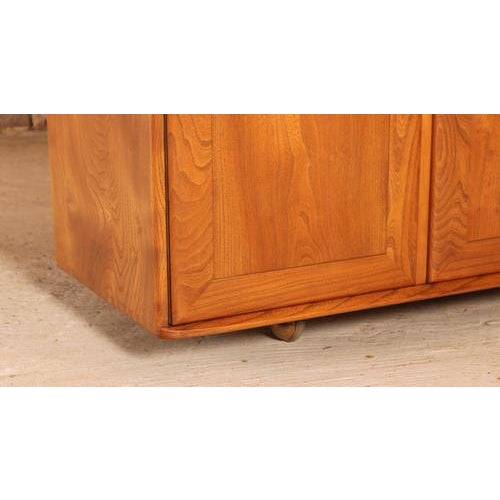 1960s Mid-Century Elm Windsor Sideboard on Casters from Ercol, 1960s For Sale - Image 5 of 16