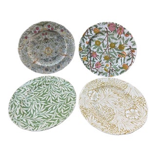 Spodes Ceramic Dinner Plate With Floral and Botanical Patterns - Set of 4 For Sale
