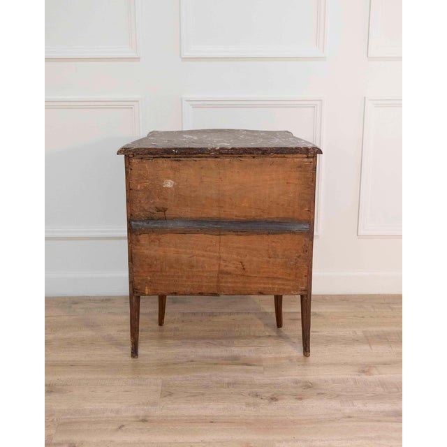 Wood Small Italian Louis XV Period Curved Chest of Drawers in Walnut, 18th Century For Sale - Image 7 of 8