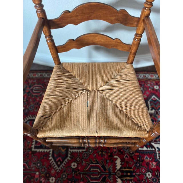 American Vintage Tell City/Ethan Allen Style Colonial Early American Ladderback Dining Wooden Armchair, Woven Rush Seat For Sale - Image 3 of 12