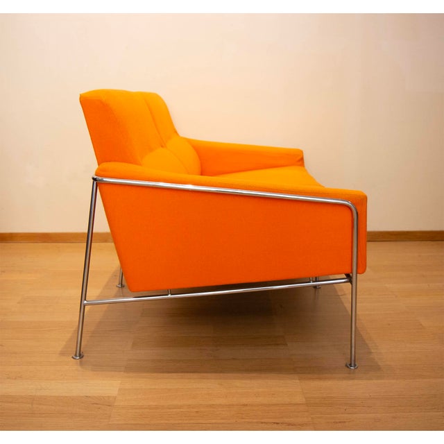Airport 3300 Sofa by Arne Jacobsen for Fritz Hansen, 1992 For Sale - Image 6 of 17