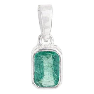 Emerald Solitaire Pendant in 925 Sterling Silver Fine Jewelry For Sale